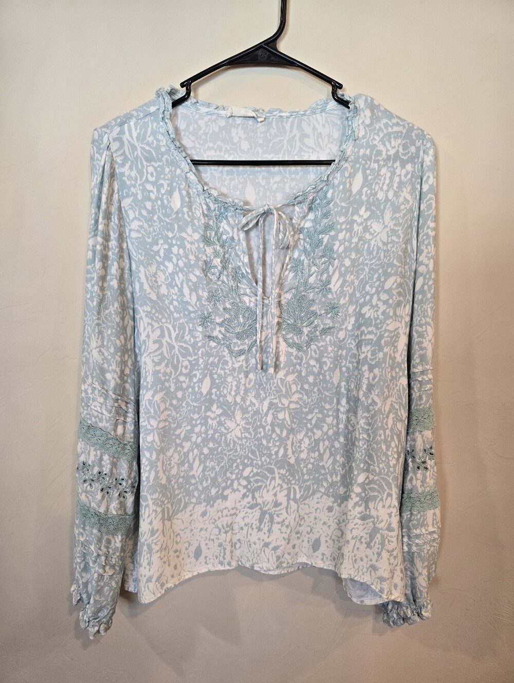 Love Stitch Tidal Flow Embroidered Blouse